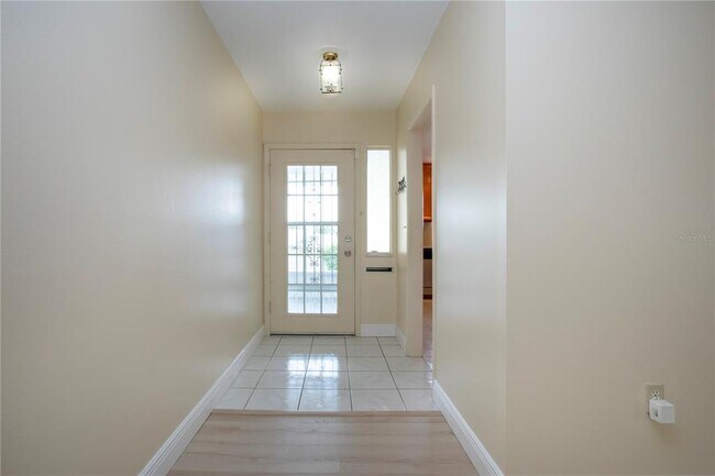 Building Photo - 1221 Chevy Chase Dr