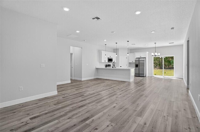 Foto del edificio - 8030 N Galena Ave