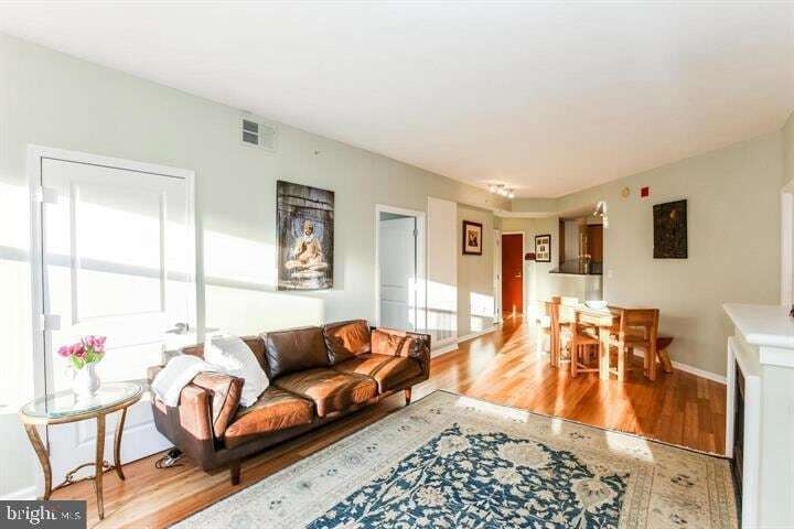 Primary Photo - 715 6th St NW