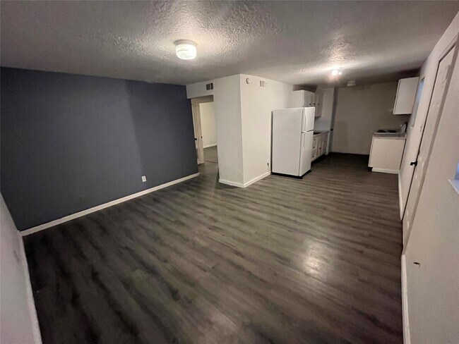 Foto del edificio - 640 E Pipkin St