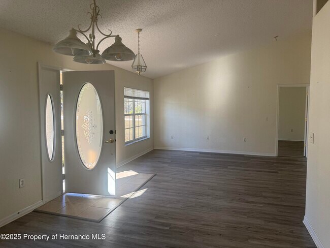 Foto del edificio - 15096 Mt Ivy Rd