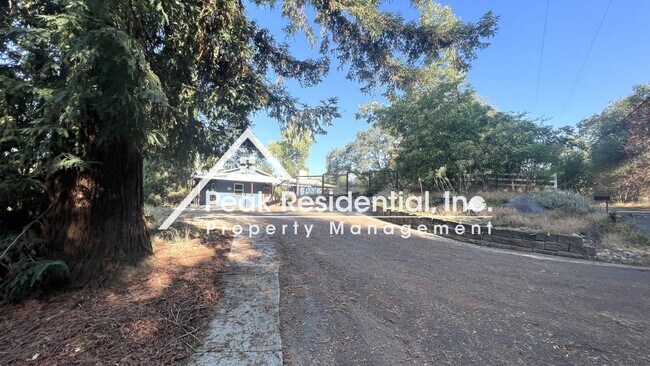 Foto del edificio - Updated 4bd/3ba Home In Loomis on 2 Acres!