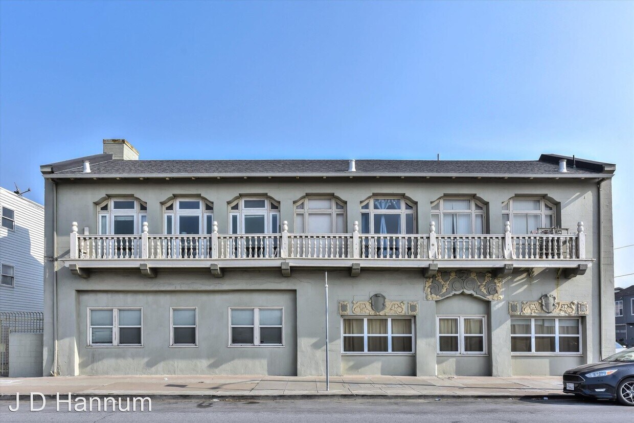Primary Photo - 50 Cutler Ave