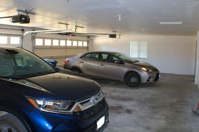 Foto del edificio - $1,215 | 2 Bedroom, 2 Bathroom CONDO | Des...