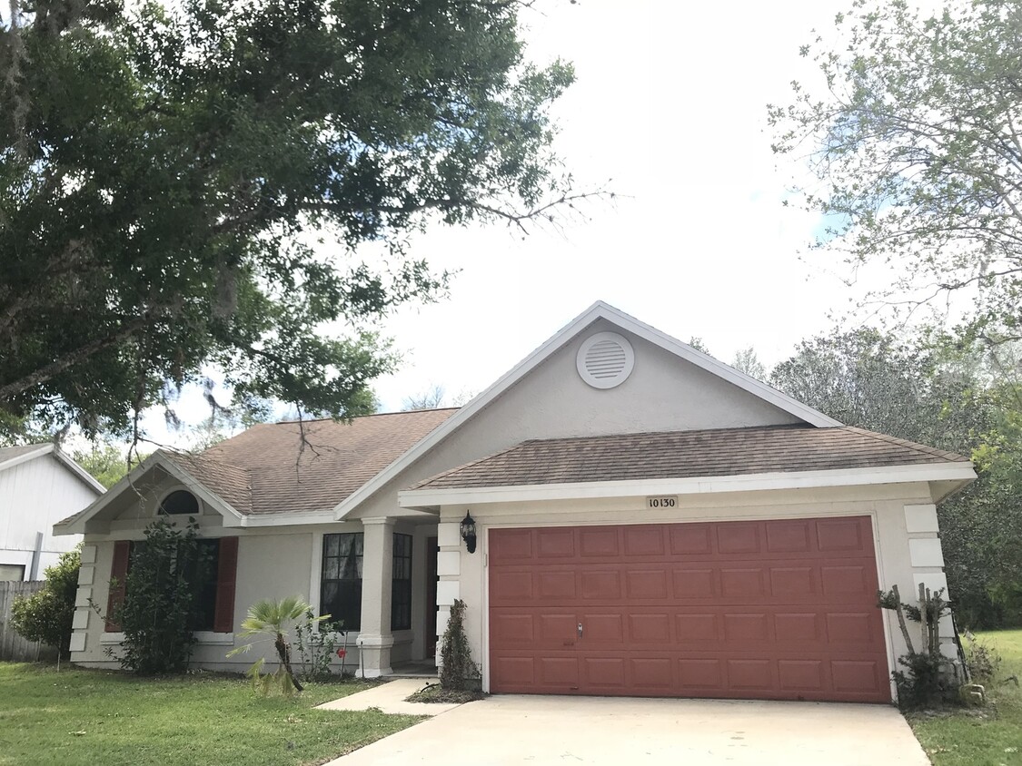 Foto principal - Beautiful Home in Cypress Springs!