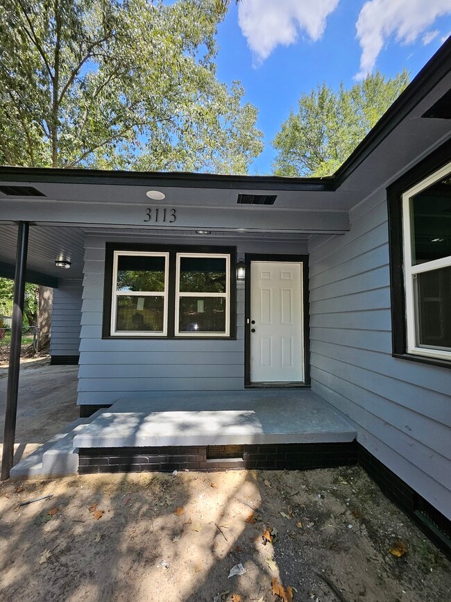 Building Photo - 3113 Tulip St