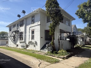Building Photo - 869 Division St