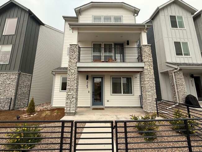 Foto del edificio - Beautiful 2024-Built 4 Bedroom, 4 Bathroom Home with Pikes Peak Views off Interquest!!!