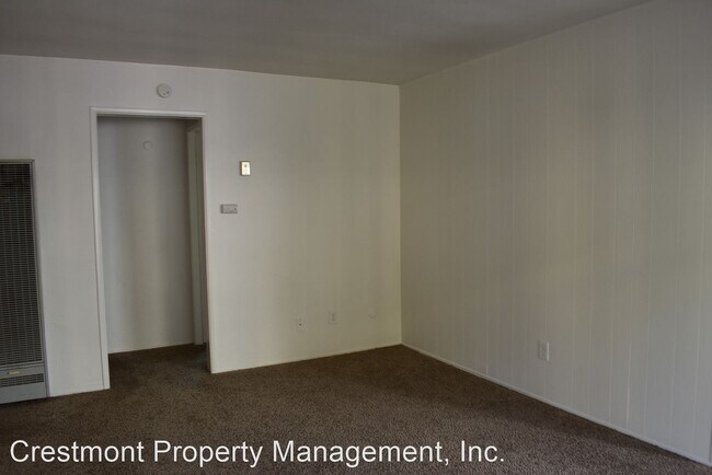 Building Photo - 929 E Ave