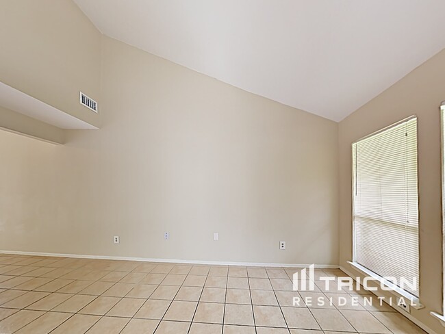 Building Photo - 16506 Quail Dale Dr