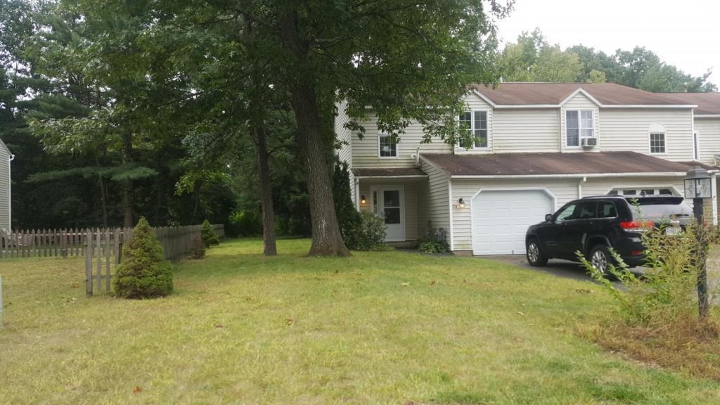 Foto principal - 24 Deer Run Dr