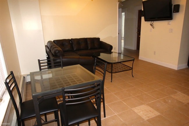 Building Photo - 5 br, 2 bath  - 327 S Division St Apt 2 #3