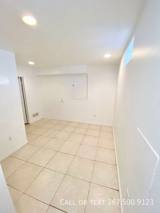 Building Photo - Beautiful Cozy One Bedroom Two Bedroom Apa...