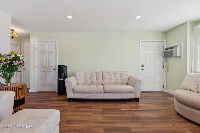 Building Photo - 1382 Ocean Ave