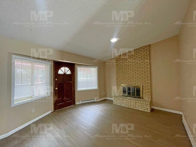 Building Photo - 1209 Montgomery St