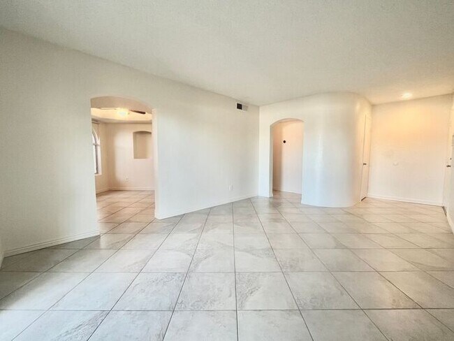 Foto del edificio - 16818 N 56th St