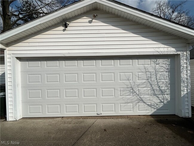 Building Photo - 84 Thames Ave