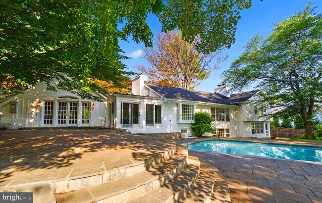 Foto del edificio - 1221 Merchant Ln