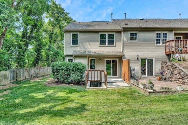 Foto del edificio - Spacious Roanoke County Townhouse