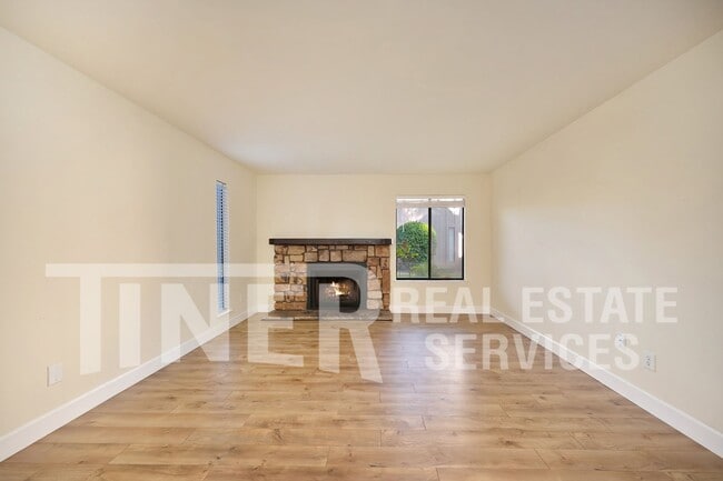 Foto del edificio - 7711 Juan Way