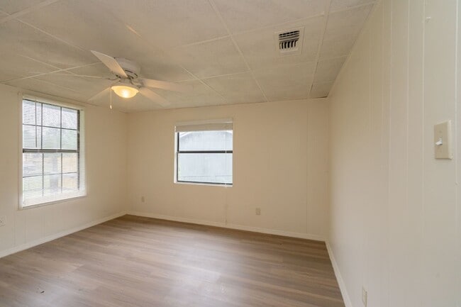 Building Photo - 6950 Lark Haven Ln