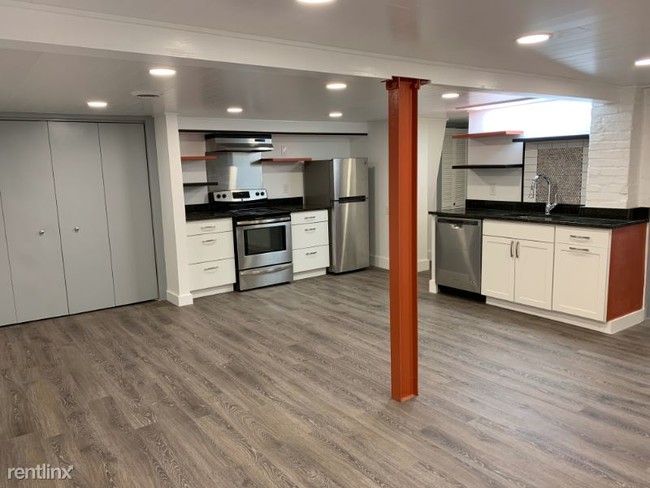 Foto del edificio - 2755 Macomb St NW