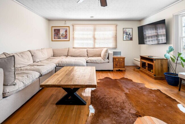 Building Photo - Fairview Retreat | 3BR/3BA with Finished Basement, 2-Car Garage & Private Yard — 17 Min to Asheville