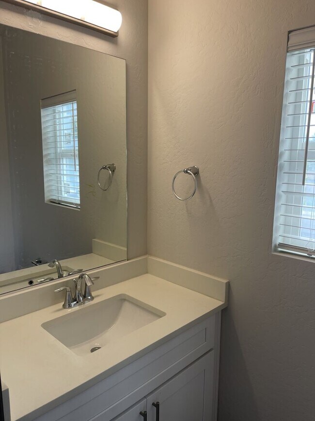 Building Photo - Stunning 3-Bed, 2.5-Bath 3-Level Townhomes in Deer Park, Townhomes Available September 10th!