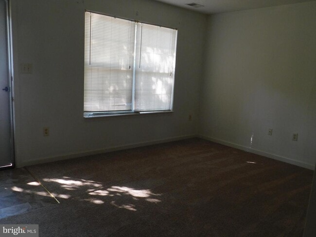 Building Photo - 506 Ridgefield Ave