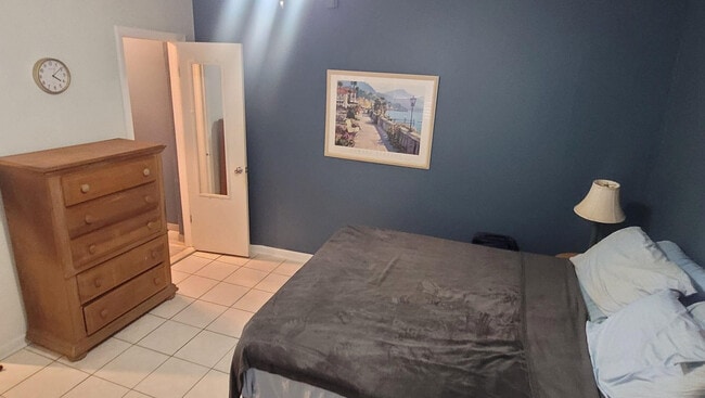 Foto del edificio - 324 Indiana St