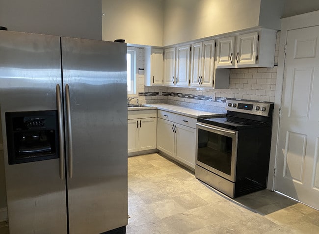 Building Photo - 1115 Oliver St