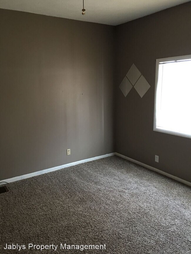 Foto del edificio - 3 br, 1 bath House - 2727 Chase St