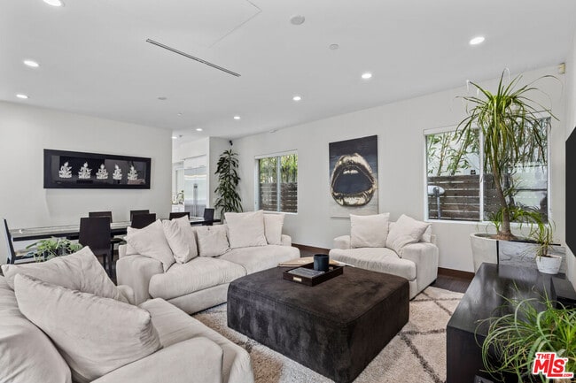 Building Photo - 16424 Marbro Dr
