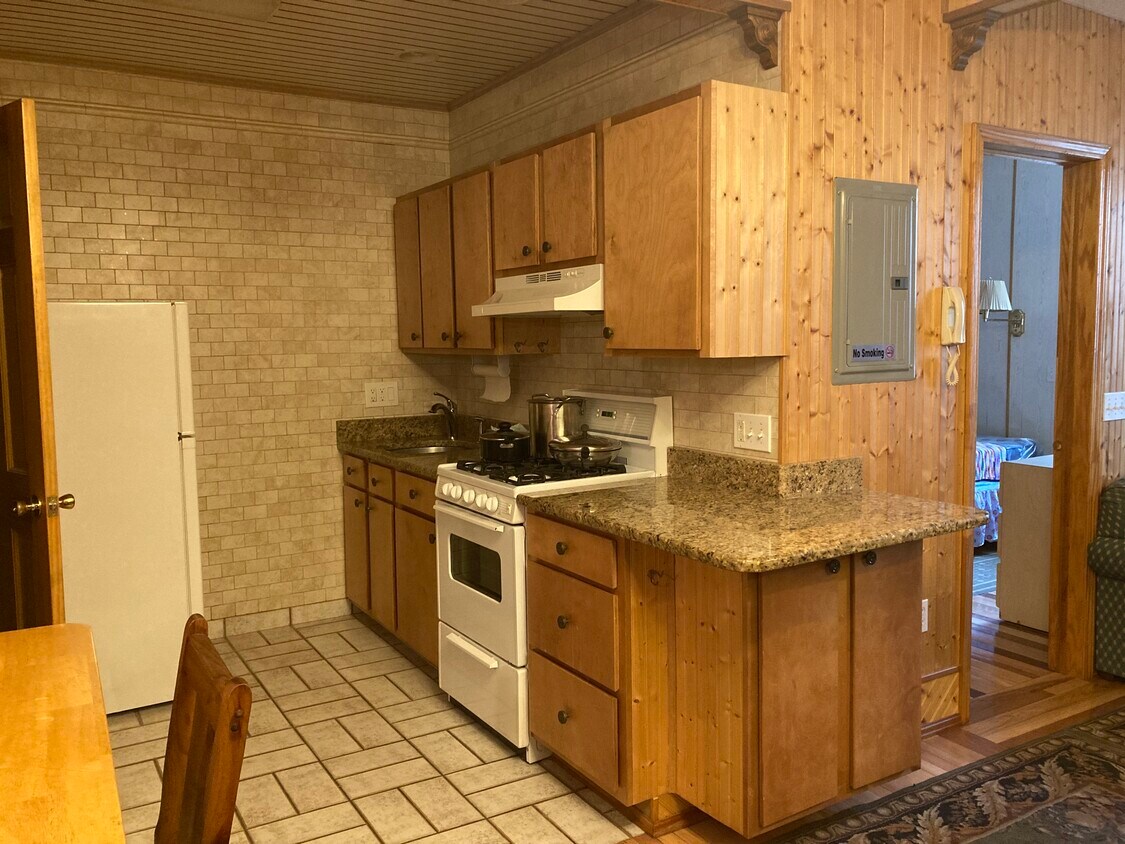 kitchen - 3204 Frankford Ave