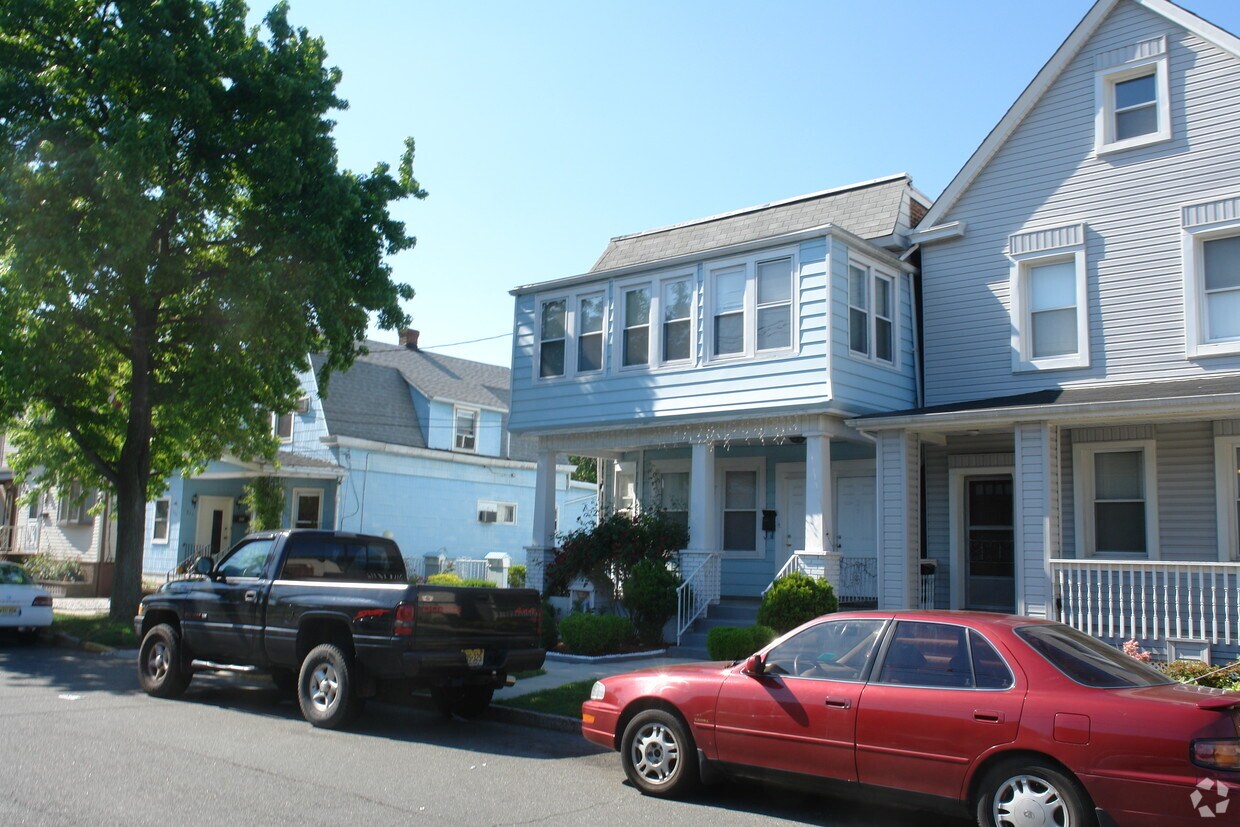 515 Neville St, Perth Amboy, NJ 08861 Apartments in Perth Amboy, NJ