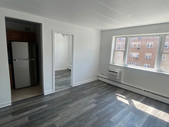 Foto del edificio - 6160 N Damen Ave