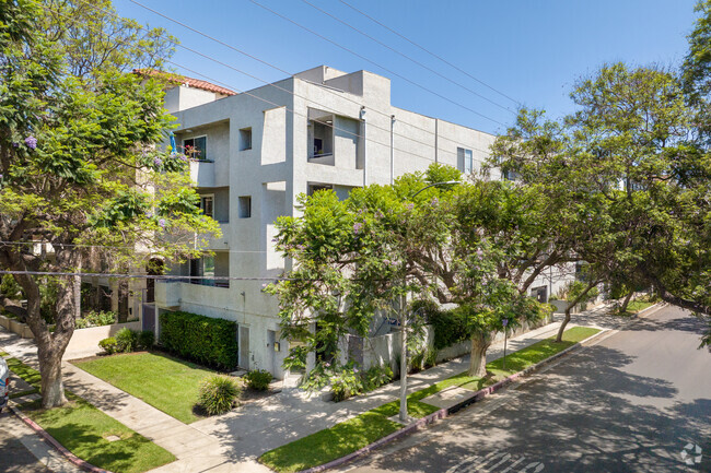 Building Photo - 1546 Camden Ave