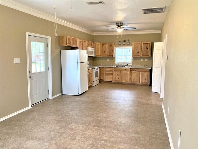 Building Photo - 29311 Lazy Pine Dr