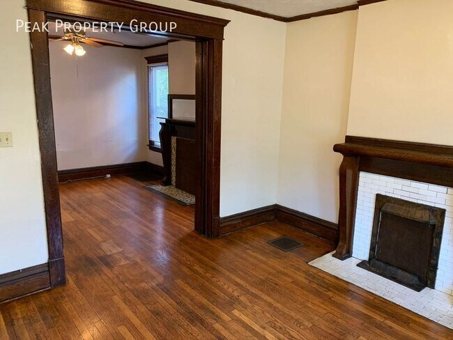 Building Photo - Available Fall 2025! Located on Central Ca...