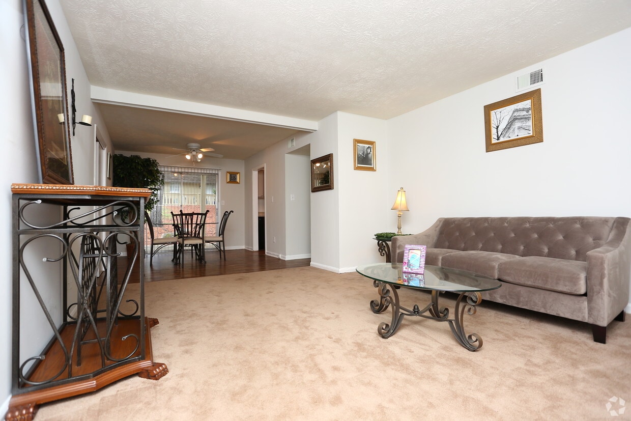 Woods on Tara Apartments in Jonesboro, GA