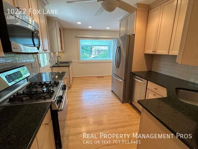 Building Photo - Qualify for a zero deposit? Recently Remod...