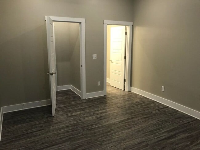 Building Photo - Highland Park Rental!
