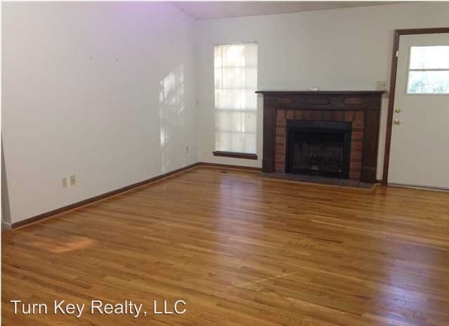 Foto del edificio - 5040 Briarwood Cir