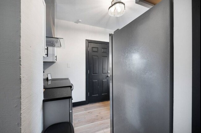 Building Photo - The Glen Oak | Franklinton Close to the ne...