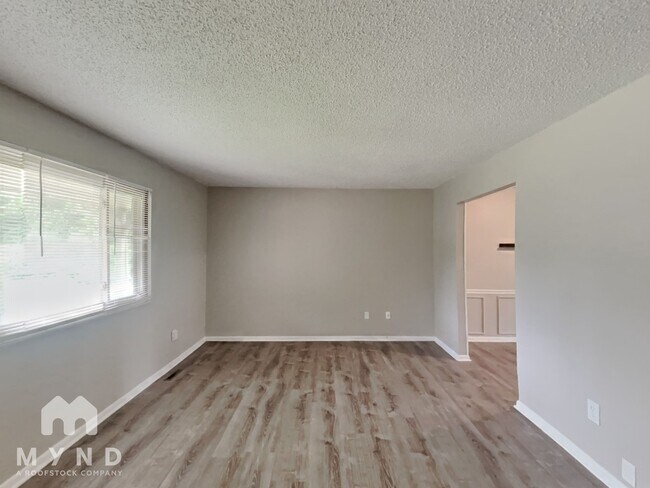 Foto del edificio - 6659 Rosetree Dr