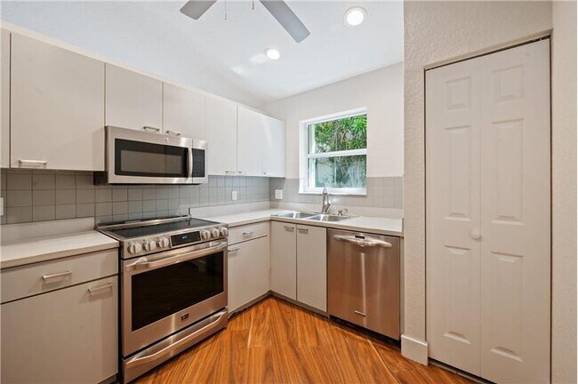 Foto del edificio - 6621 Fern St