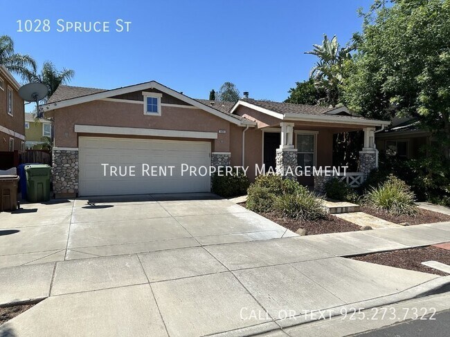 Building Photo - Gorgeous 3 Bedroom, 2 Bathroom Single Stor...