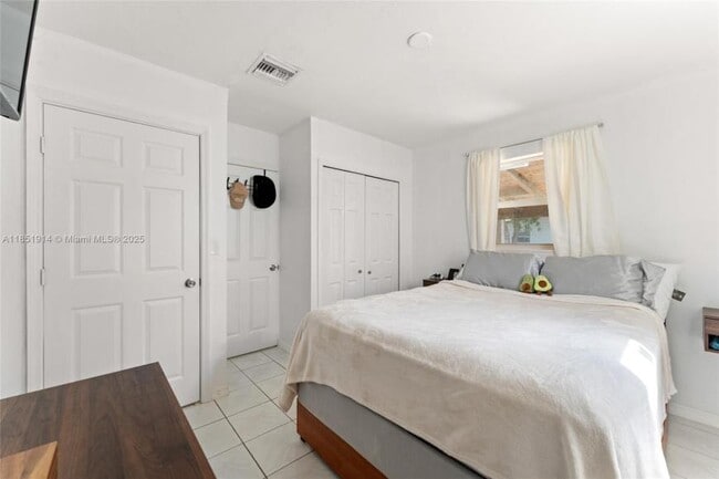 Building Photo - 3 bedroom in North Miami FL 33179