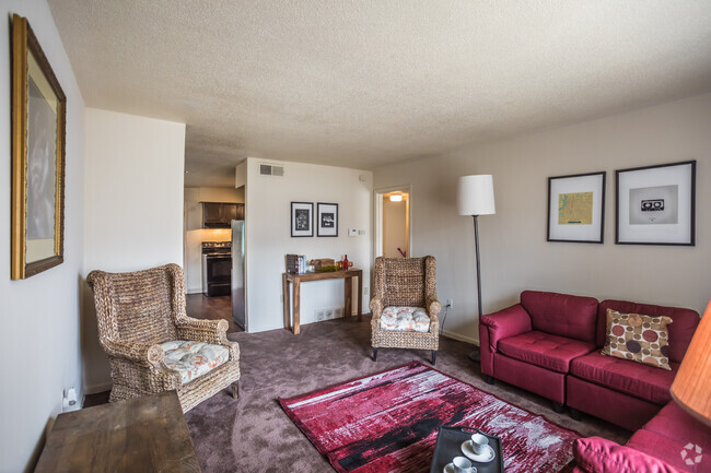 2 BR, 1 BA - 809 ft2 - Sala de estar - Huntington Hills