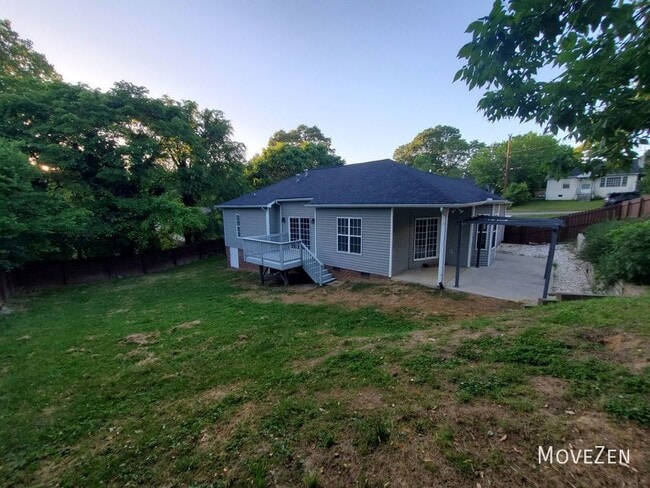Building Photo - 319 Elm St  Belmont NC 28012 Ranch Style H...
